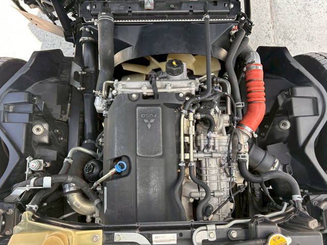 三菱ふそうキャンターアルミバン小型（2t・3t）[写真40]