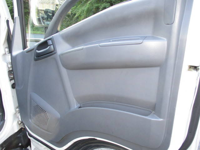 いすゞエルフ冷凍車（冷蔵車）小型（2t・3t）[写真15]