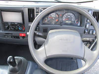 いすゞエルフ冷凍車（冷蔵車）小型（2t・3t）[写真19]