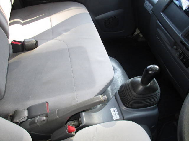 いすゞエルフ冷凍車（冷蔵車）小型（2t・3t）[写真22]