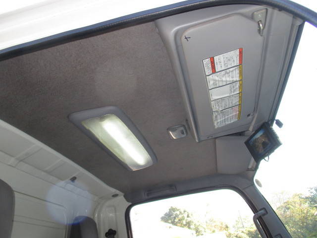 いすゞエルフ冷凍車（冷蔵車）小型（2t・3t）[写真24]