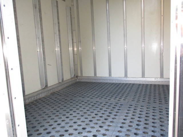 いすゞエルフ冷凍車（冷蔵車）小型（2t・3t）[写真09]