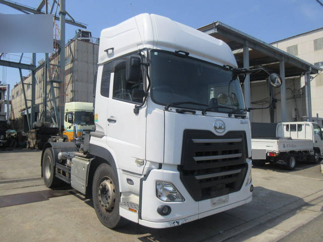 UDトラックスクオントレーラーヘッド（トラクターヘッド）大型（10t）[写真03]