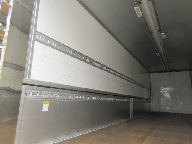 三菱ふそうスーパーグレートアルミウイング大型（10t）[写真10]