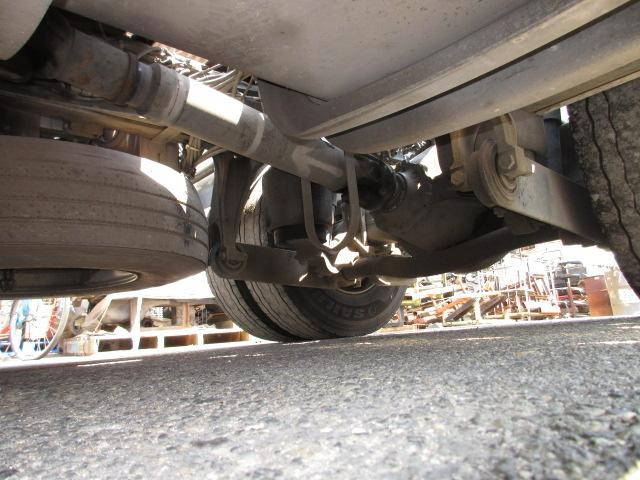 UDトラックスクオントレーラーヘッド（トラクターヘッド）大型（10t）[写真14]