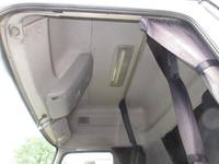 UDトラックスクオントレーラーヘッド（トラクターヘッド）大型（10t）[写真21]