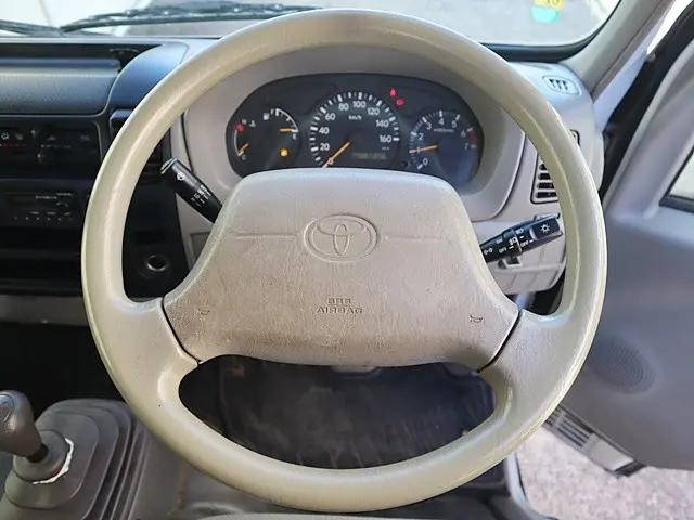 トヨタトヨエース平ボディ小型（2t・3t）[写真04]