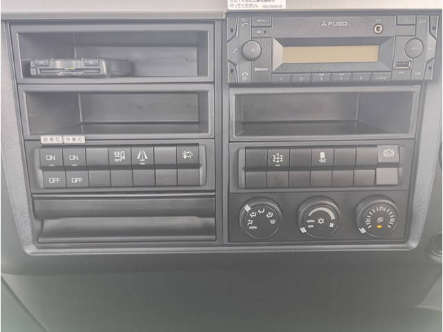 三菱ふそうファイターコンテナ専用車中型（4t）[写真24]