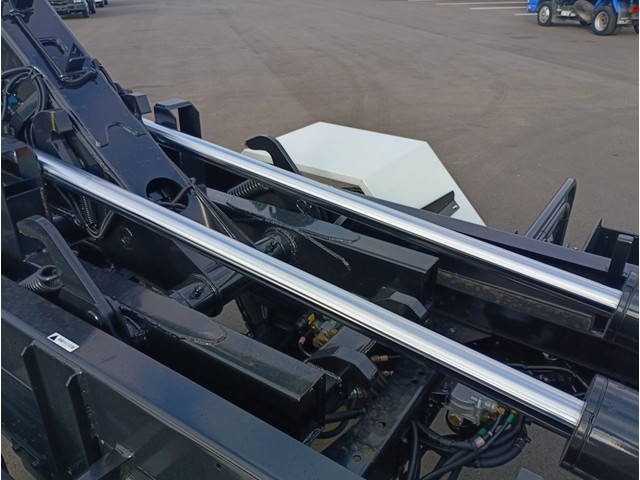 三菱ふそうファイターコンテナ専用車中型（4t）[写真07]