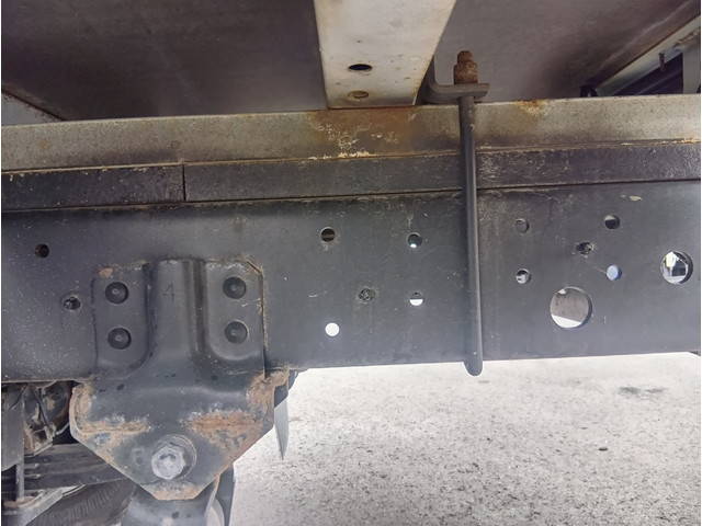 日野デュトロ平ボディ小型（2t・3t）[写真15]