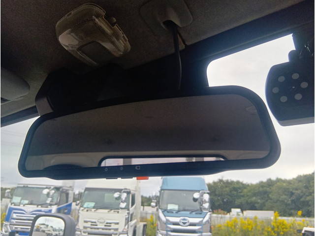 日野デュトロ平ボディ小型（2t・3t）[写真24]