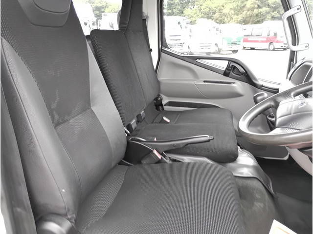 三菱ふそうキャンターダブルキャブ（Wキャブ）小型（2t・3t）[写真19]