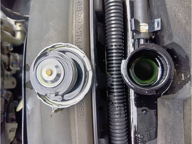 いすゞエルフ平ボディ小型（2t・3t）[写真12]