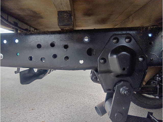 いすゞエルフ平ボディ小型（2t・3t）[写真15]