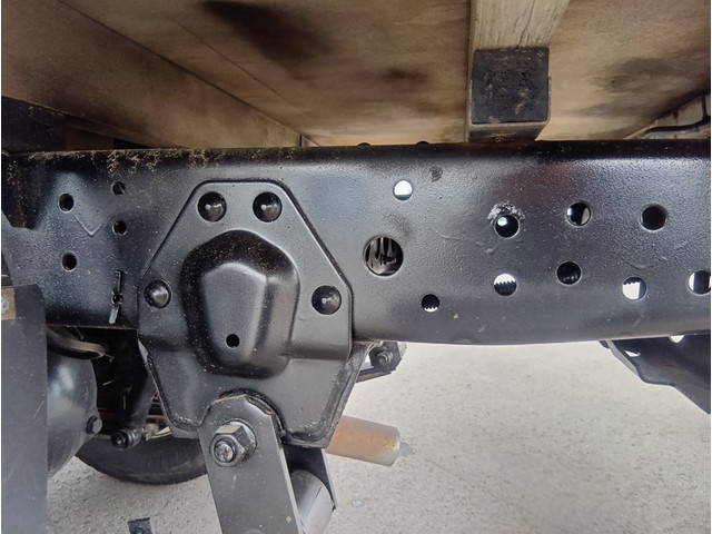 いすゞエルフ平ボディ小型（2t・3t）[写真16]