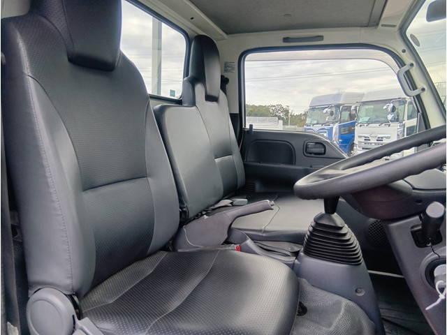 いすゞエルフ平ボディ小型（2t・3t）[写真20]