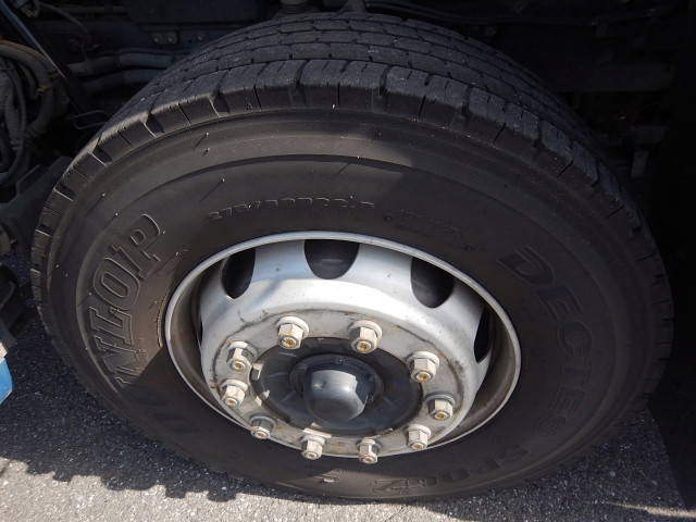 いすゞギガアルミウイング大型（10t）[写真18]