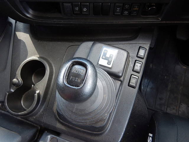 いすゞギガアルミウイング大型（10t）[写真26]