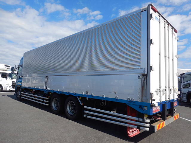 いすゞギガアルミウイング大型（10t）[写真03]