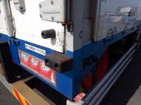 いすゞギガアルミウイング大型（10t）[写真38]