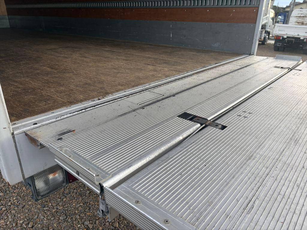 日野レンジャーアルミバン中型（4t）[写真12]