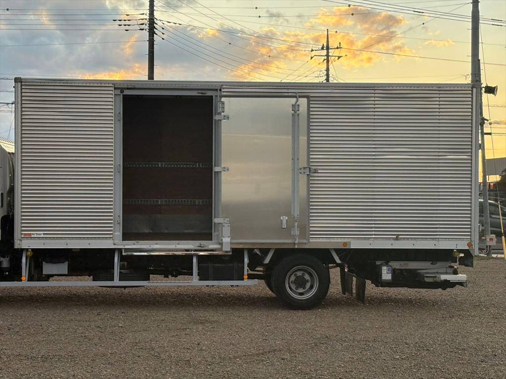 日野レンジャーアルミバン中型（4t）[写真13]