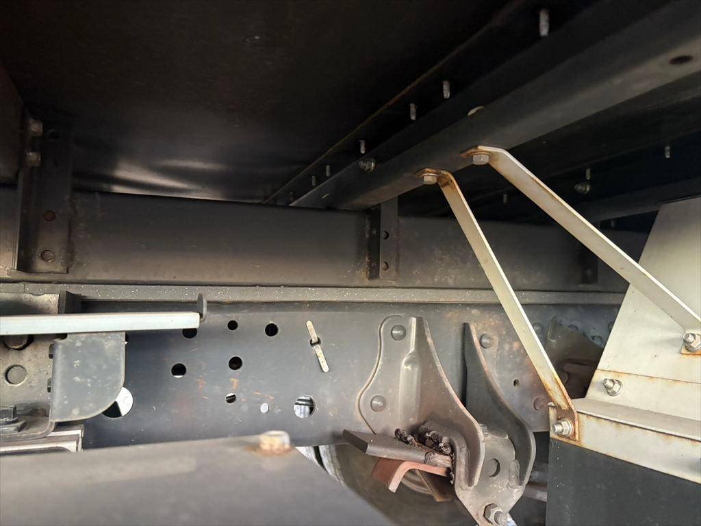 日野レンジャーアルミバン中型（4t）[写真15]