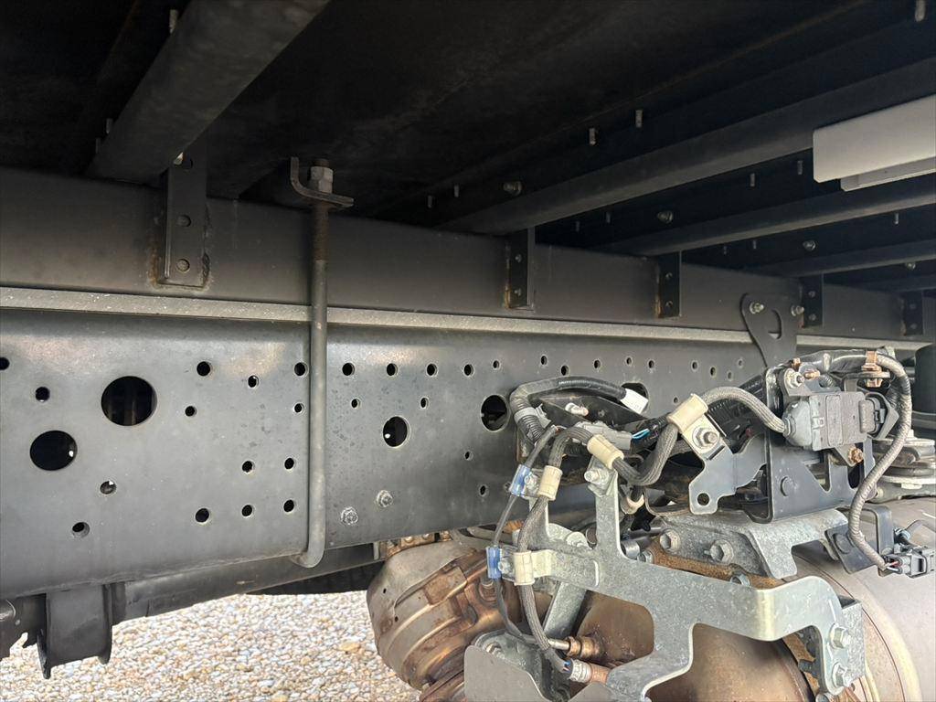 日野レンジャーアルミバン中型（4t）[写真16]