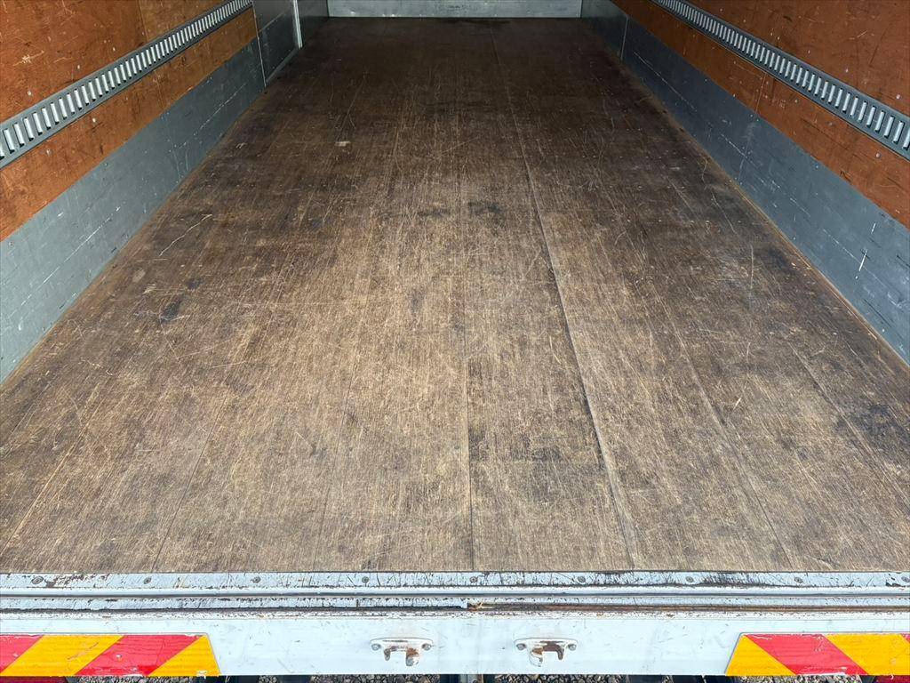 日野レンジャーアルミバン中型（4t）[写真08]