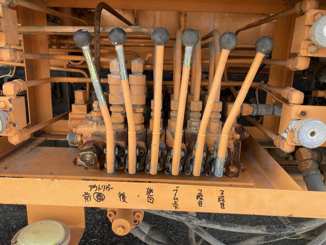 日野レンジャーコンクリートポンプ車増トン（6t・8t）[写真14]