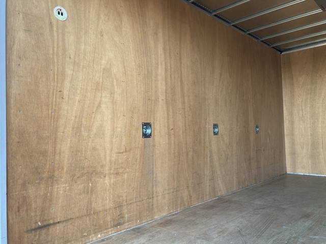 いすゞエルフアルミバン小型（2t・3t）[写真14]