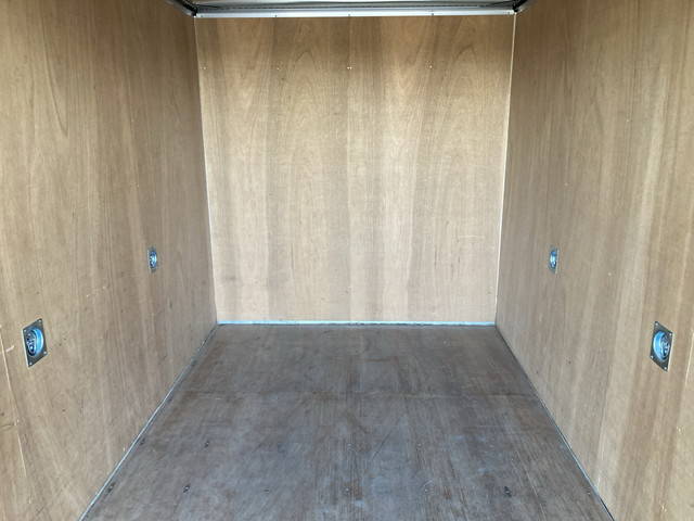 いすゞエルフアルミバン小型（2t・3t）[写真17]