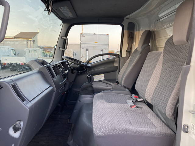 いすゞエルフアルミバン小型（2t・3t）[写真31]