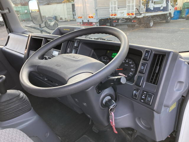 いすゞエルフアルミバン小型（2t・3t）[写真33]