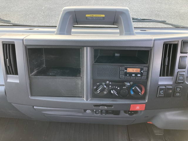 いすゞエルフアルミバン小型（2t・3t）[写真35]