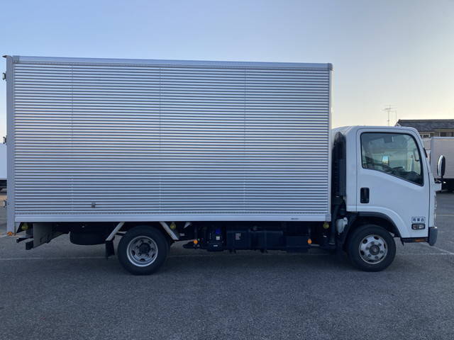 いすゞエルフアルミバン小型（2t・3t）[写真06]