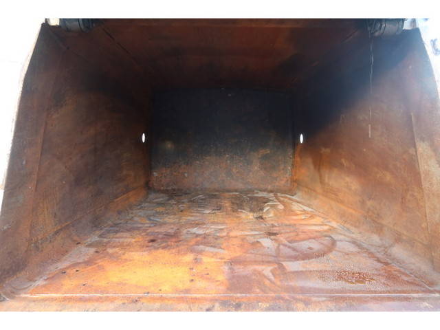 いすゞエルフパッカー車（塵芥車）小型（2t・3t）[写真15]