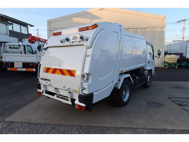 いすゞエルフパッカー車（塵芥車）小型（2t・3t）[写真02]