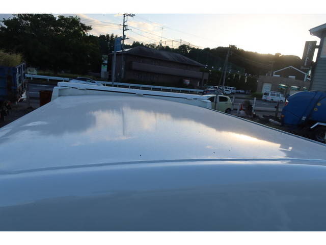 いすゞエルフパッカー車（塵芥車）小型（2t・3t）[写真09]