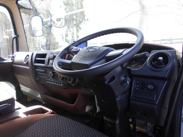 日野レンジャー平ボディ中型（4t）[写真25]