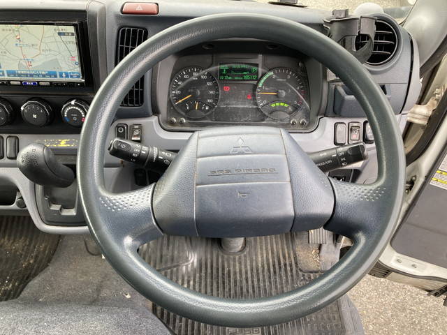 三菱ふそうキャンターアルミバン小型（2t・3t）[写真36]