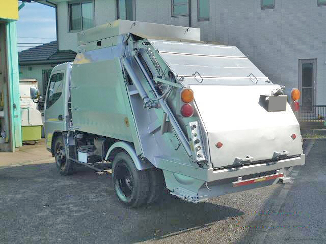 三菱ふそうキャンターパッカー車（塵芥車）小型（2t・3t）[写真02]