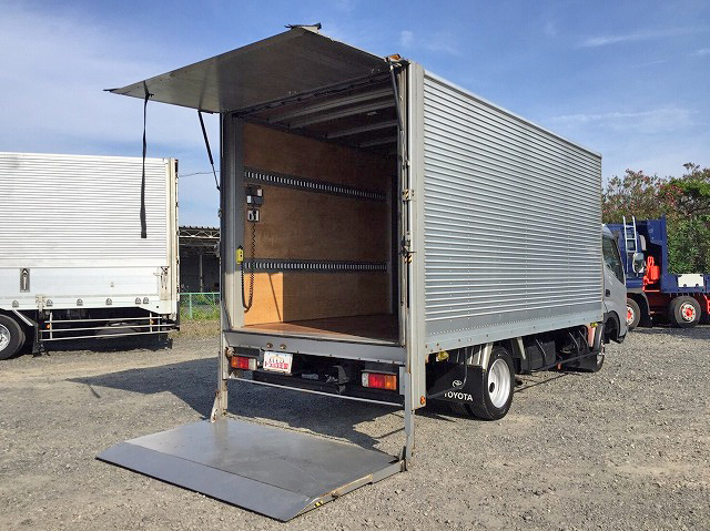 トヨタトヨエースアルミバン小型（2t・3t）[写真02]