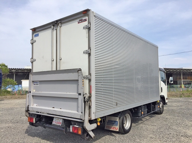 いすゞエルフアルミバン小型（2t・3t）[写真02]
