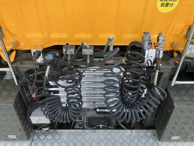 日野プロフィアトレーラーヘッド（トラクターヘッド）大型（10t）[写真12]