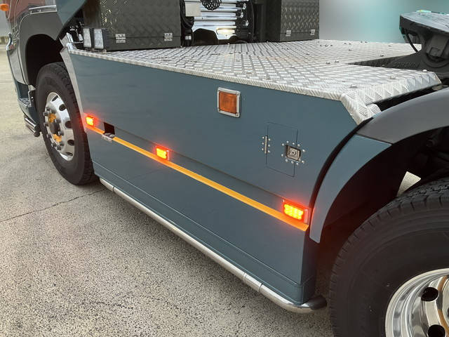 日野プロフィアトレーラーヘッド（トラクターヘッド）大型（10t）[写真17]