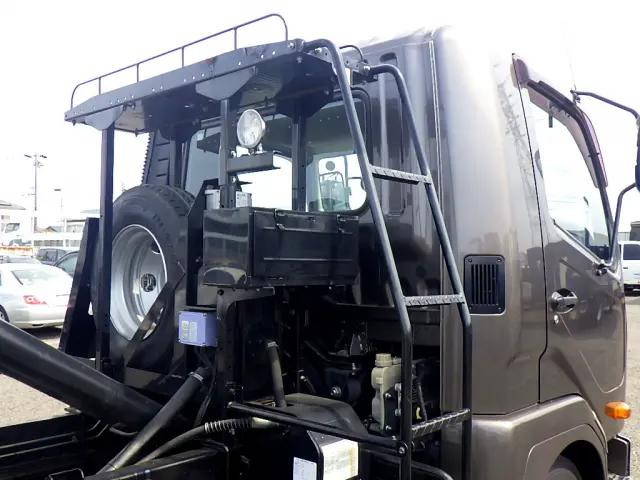 三菱ふそうファイターコンテナ専用車中型（4t）[写真24]