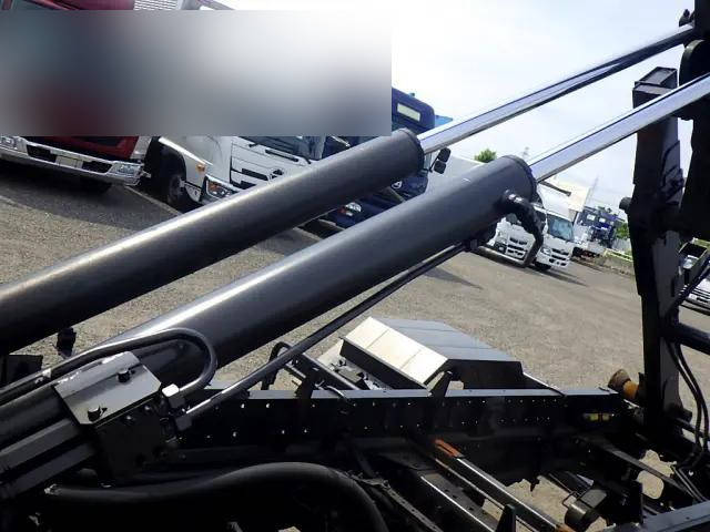 三菱ふそうファイターコンテナ専用車中型（4t）[写真06]