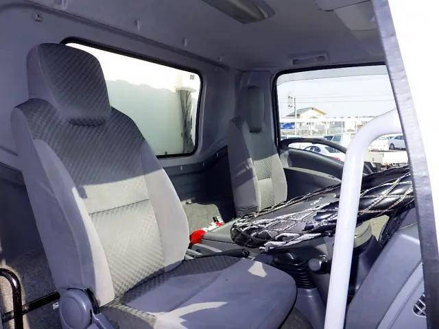 いすゞフォワード冷凍車（冷蔵車）増トン（6t・8t）[写真21]