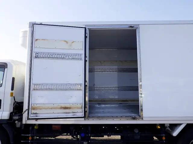 いすゞフォワード冷凍車（冷蔵車）増トン（6t・8t）[写真07]